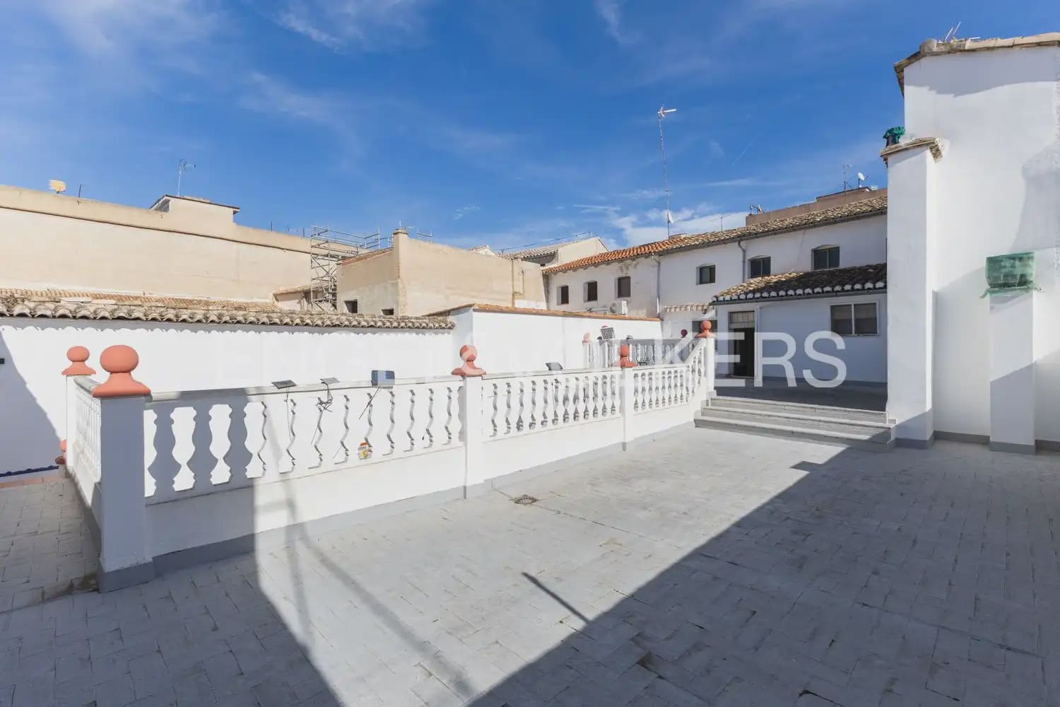 5 bedroom Townhouse for sale in Villanueva de Castellon - € 290,000 (Ref: 9898032)