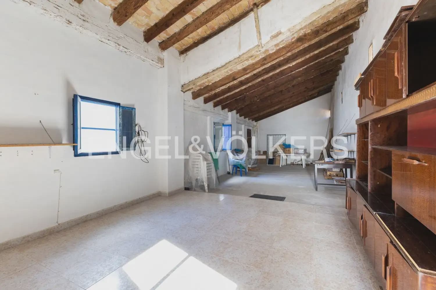 5 bedroom Townhouse for sale in Villanueva de Castellon - € 290,000 (Ref: 9898032)