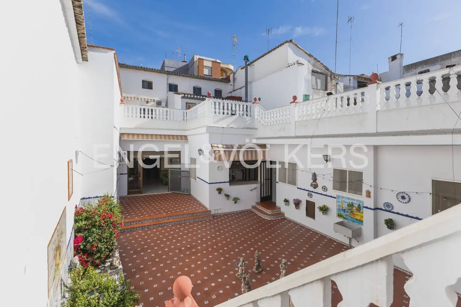 5 bedroom Townhouse for sale in Villanueva de Castellon - € 290,000 (Ref: 9898032)