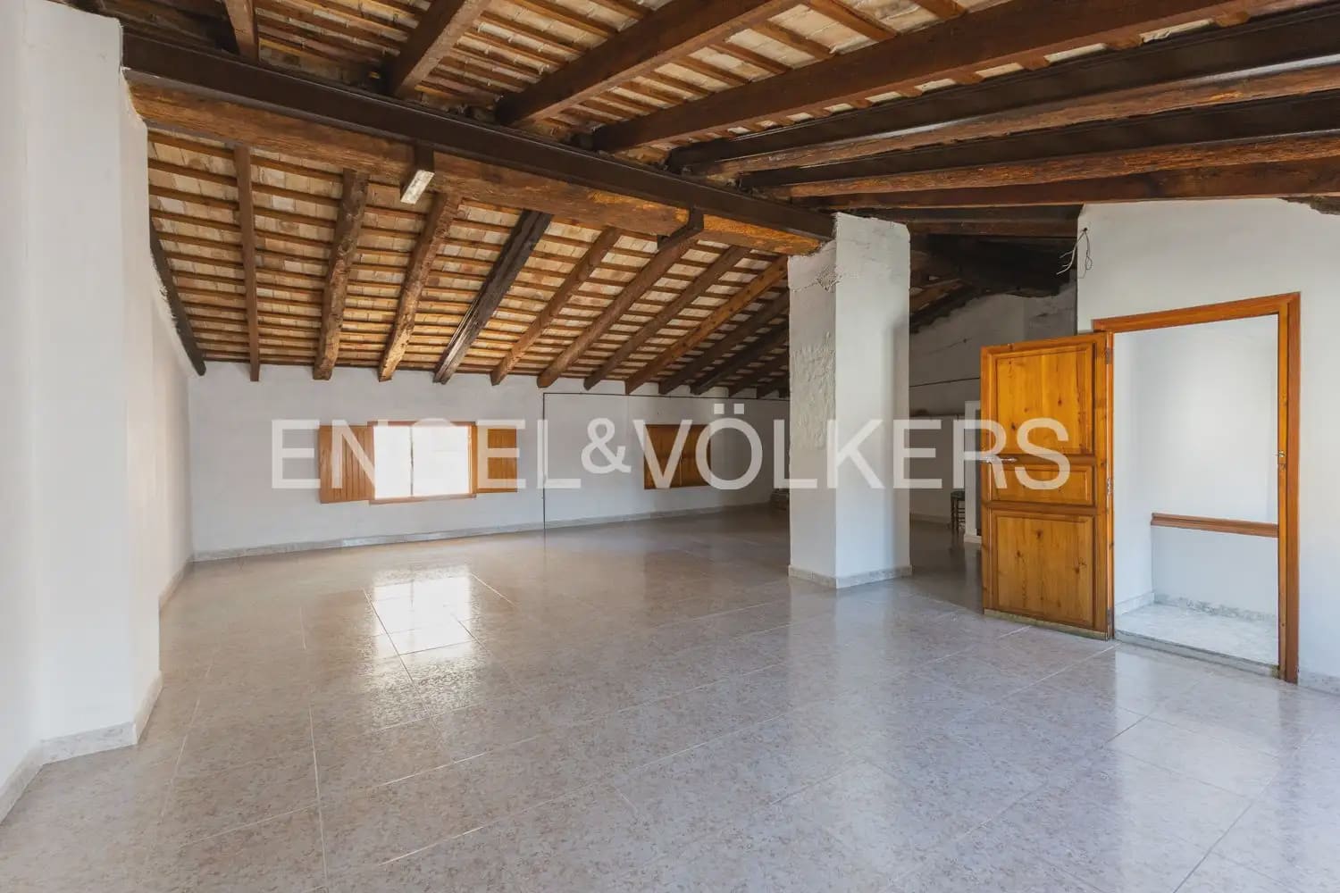 5 bedroom Townhouse for sale in Villanueva de Castellon - € 290,000 (Ref: 9898032)