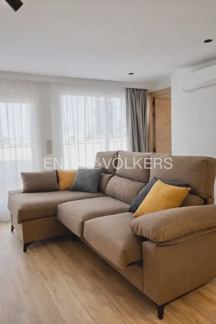 2 slaapkamer Penthouse te huur in Gandia - € 1.650 (Ref: 9898033)