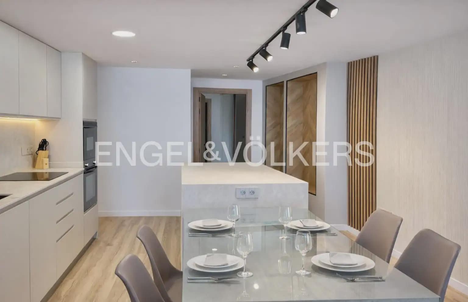 2 slaapkamer Penthouse te huur in Gandia - € 1.650 (Ref: 9898033)