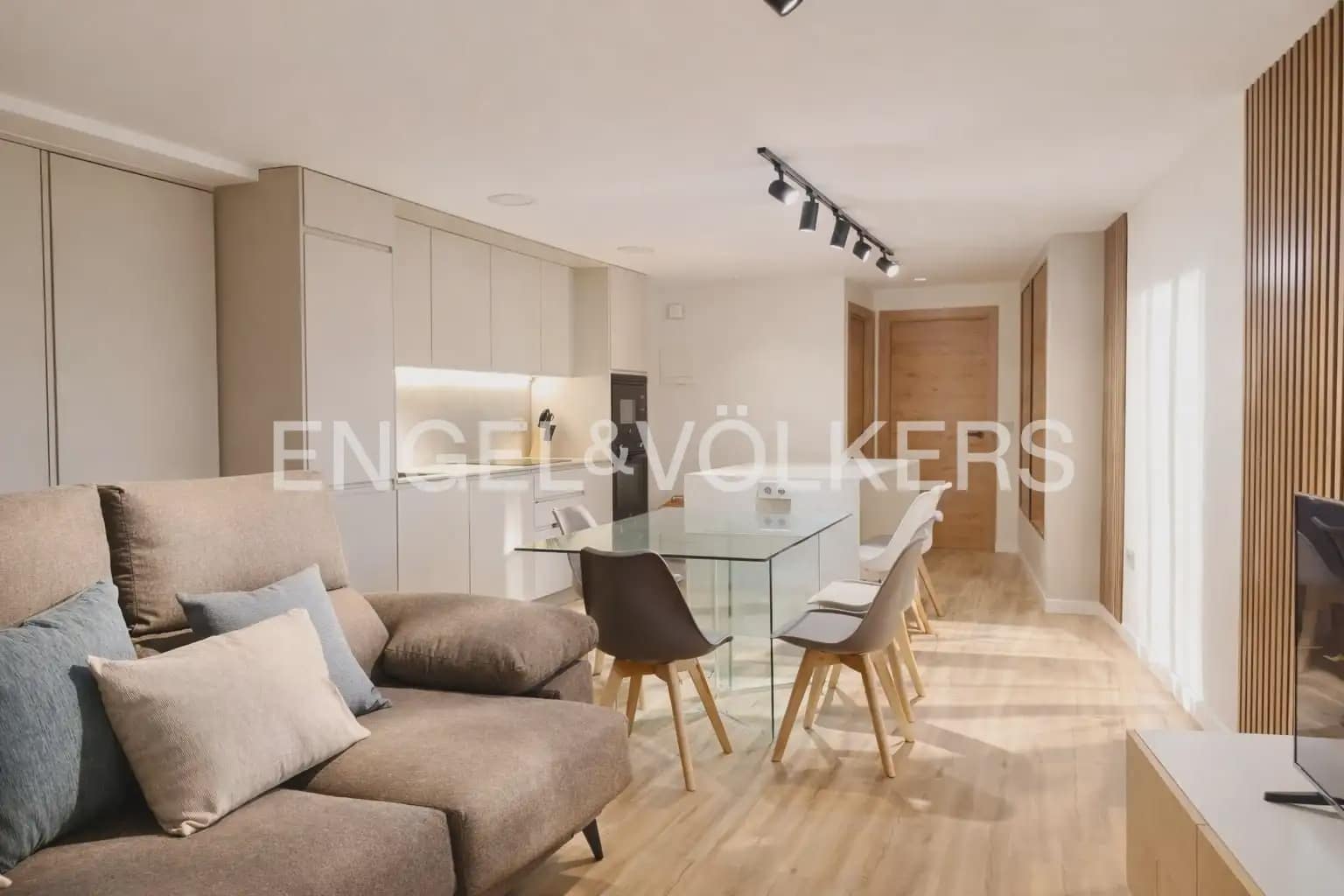 2 slaapkamer Penthouse te huur in Gandia - € 1.650 (Ref: 9898033)