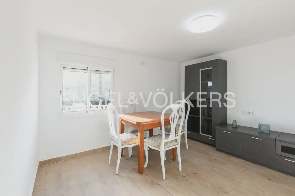 4 bedroom Townhouse for sale in Valencia city - € 299,000 (Ref: 9898034)