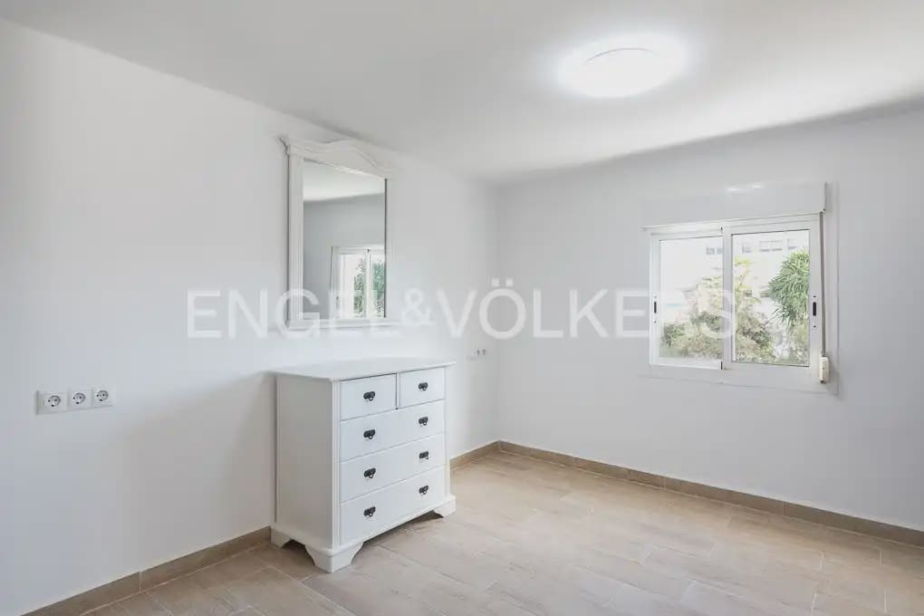 4 bedroom Townhouse for sale in Valencia city - € 299,000 (Ref: 9898034)