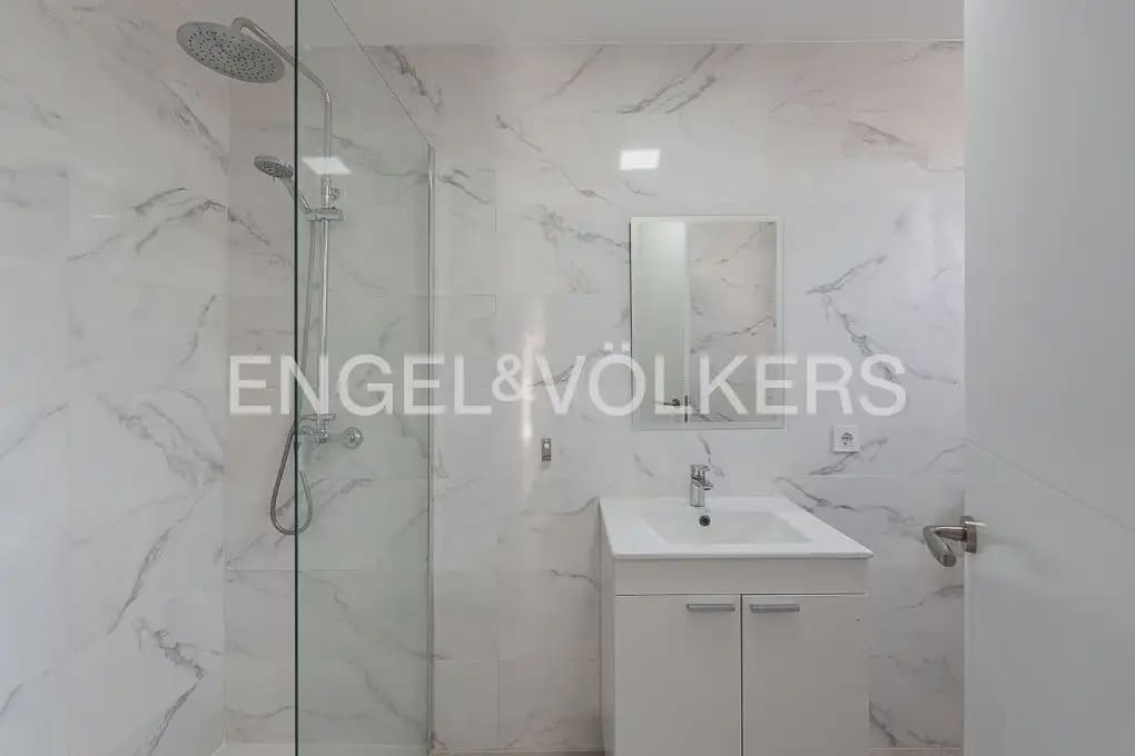 4 bedroom Townhouse for sale in Valencia city - € 299,000 (Ref: 9898034)