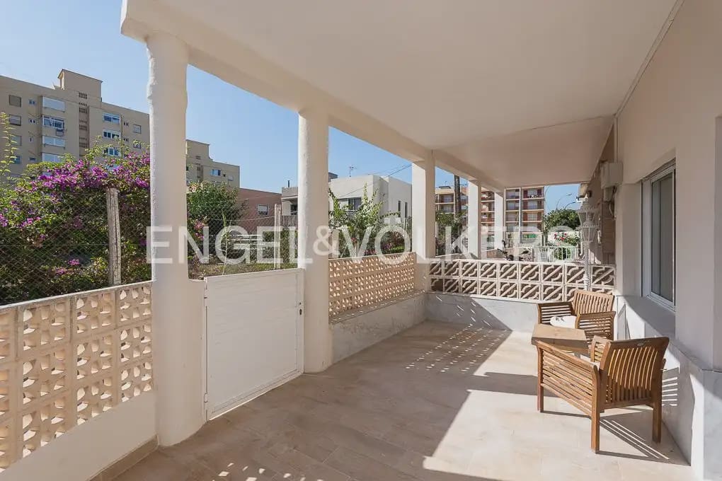 4 bedroom Townhouse for sale in Valencia city - € 299,000 (Ref: 9898034)