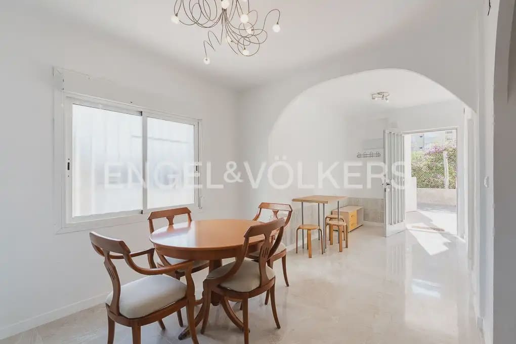 4 bedroom Townhouse for sale in Valencia city - € 299,000 (Ref: 9898034)