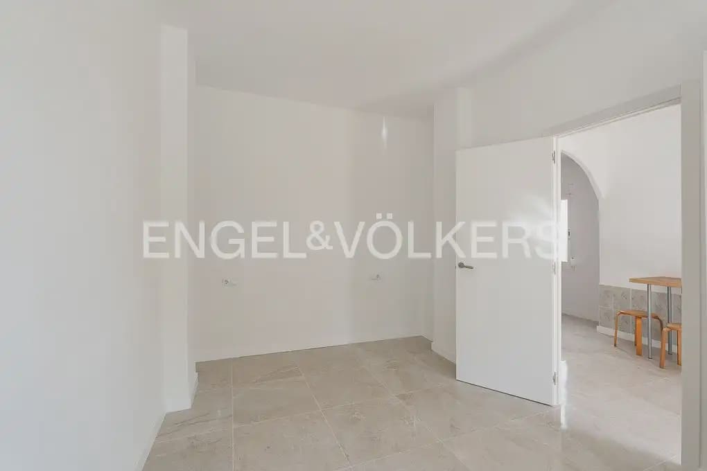 4 bedroom Townhouse for sale in Valencia city - € 299,000 (Ref: 9898034)
