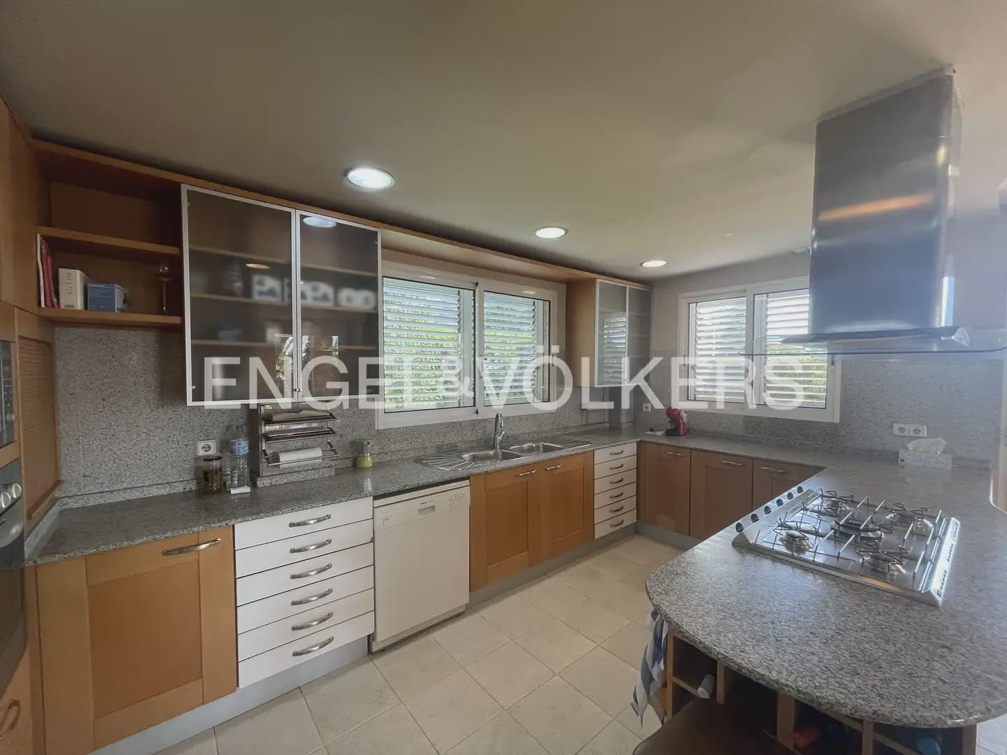 6 soveværelse Villa til leje i Pucol med swimmingpool garage - € 6.000 (Ref: 9898035)