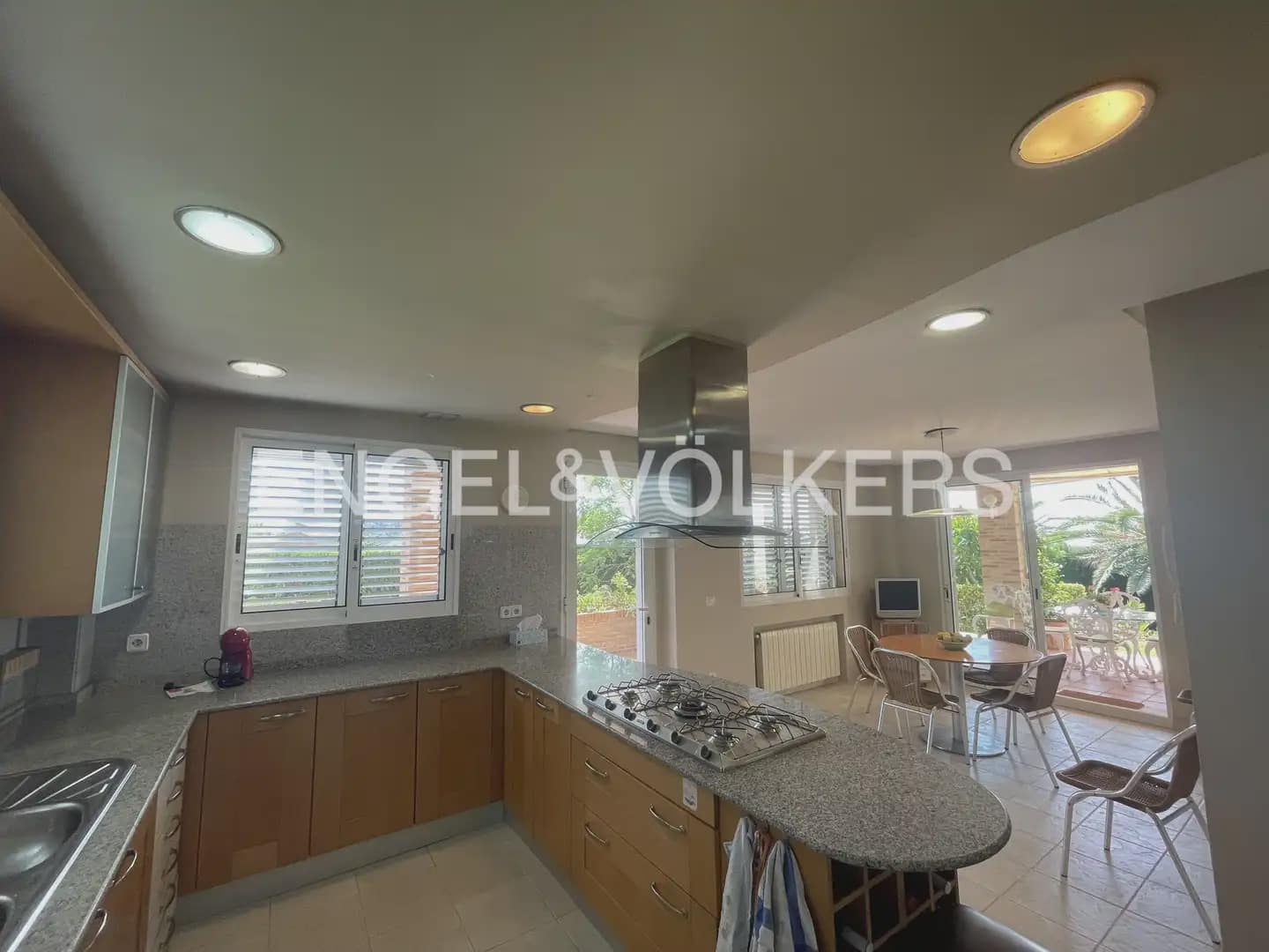 6 soveværelse Villa til leje i Pucol med swimmingpool garage - € 6.000 (Ref: 9898035)