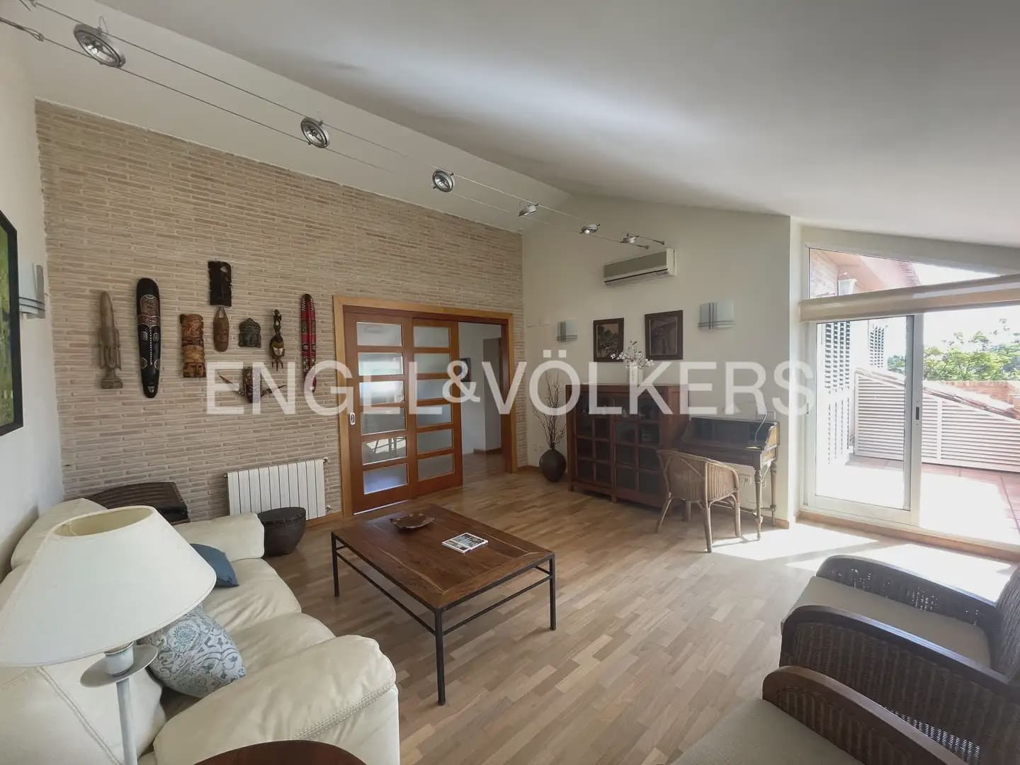 6 soveværelse Villa til leje i Pucol med swimmingpool garage - € 6.000 (Ref: 9898035)