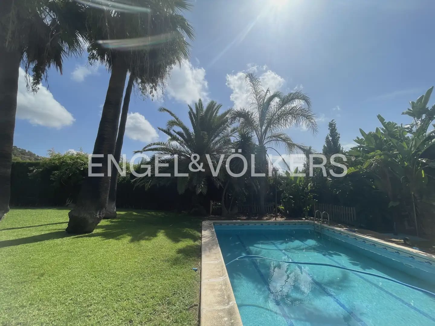 6 soveværelse Villa til leje i Pucol med swimmingpool garage - € 6.000 (Ref: 9898035)