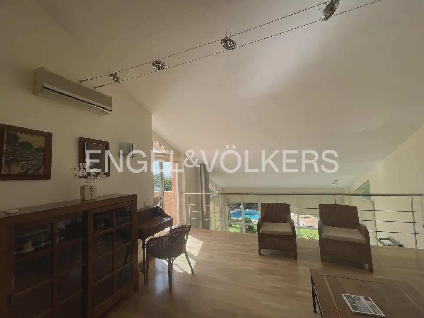 6 soveværelse Villa til leje i Pucol med swimmingpool garage - € 6.000 (Ref: 9898035)