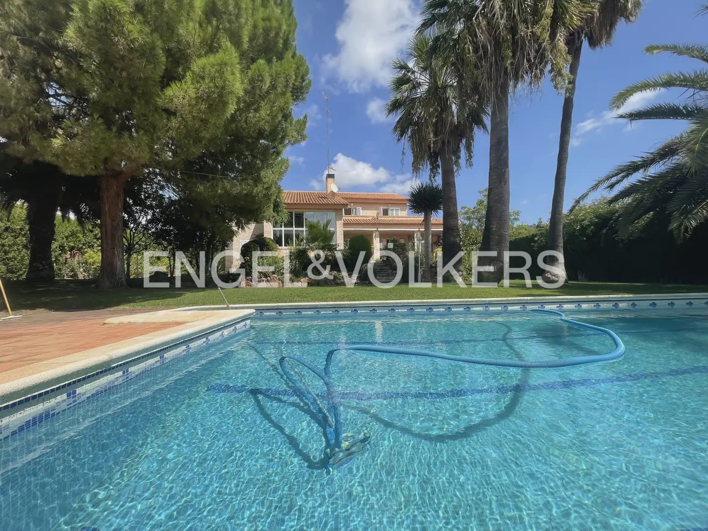 6 soveværelse Villa til leje i Pucol med swimmingpool garage - € 6.000 (Ref: 9898035)