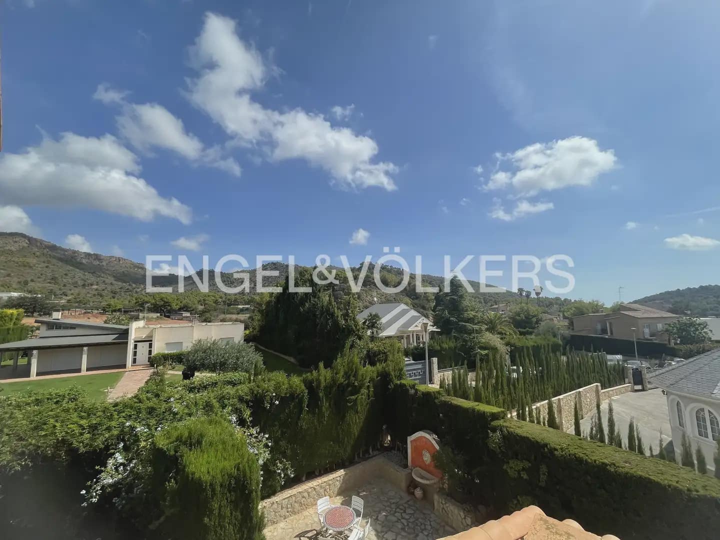 6 soveværelse Villa til leje i Pucol med swimmingpool garage - € 6.000 (Ref: 9898035)