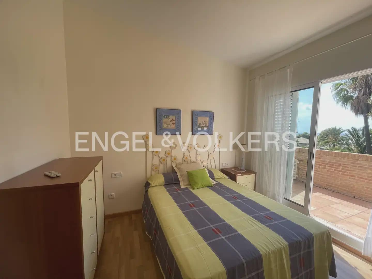 6 soveværelse Villa til leje i Pucol med swimmingpool garage - € 6.000 (Ref: 9898035)