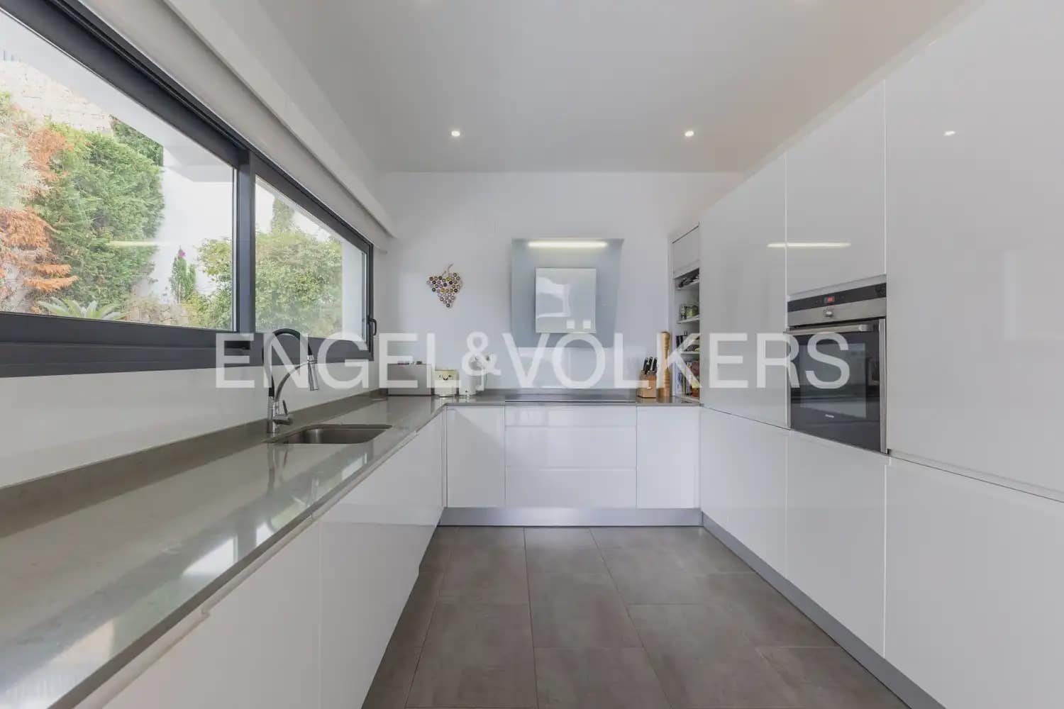 5 bedroom Villa for sale in Javea / Xabia with pool garage - € 2,499,000 (Ref: 9898036)