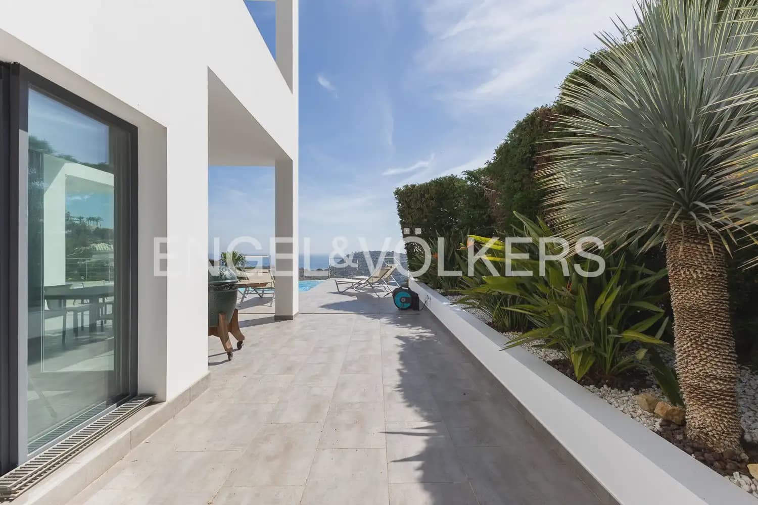 5 bedroom Villa for sale in Javea / Xabia with pool garage - € 2,499,000 (Ref: 9898036)