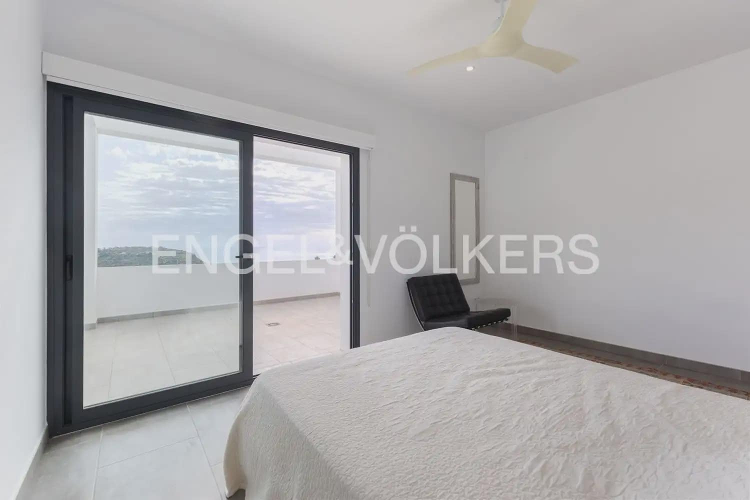 5 bedroom Villa for sale in Javea / Xabia with pool garage - € 2,499,000 (Ref: 9898036)