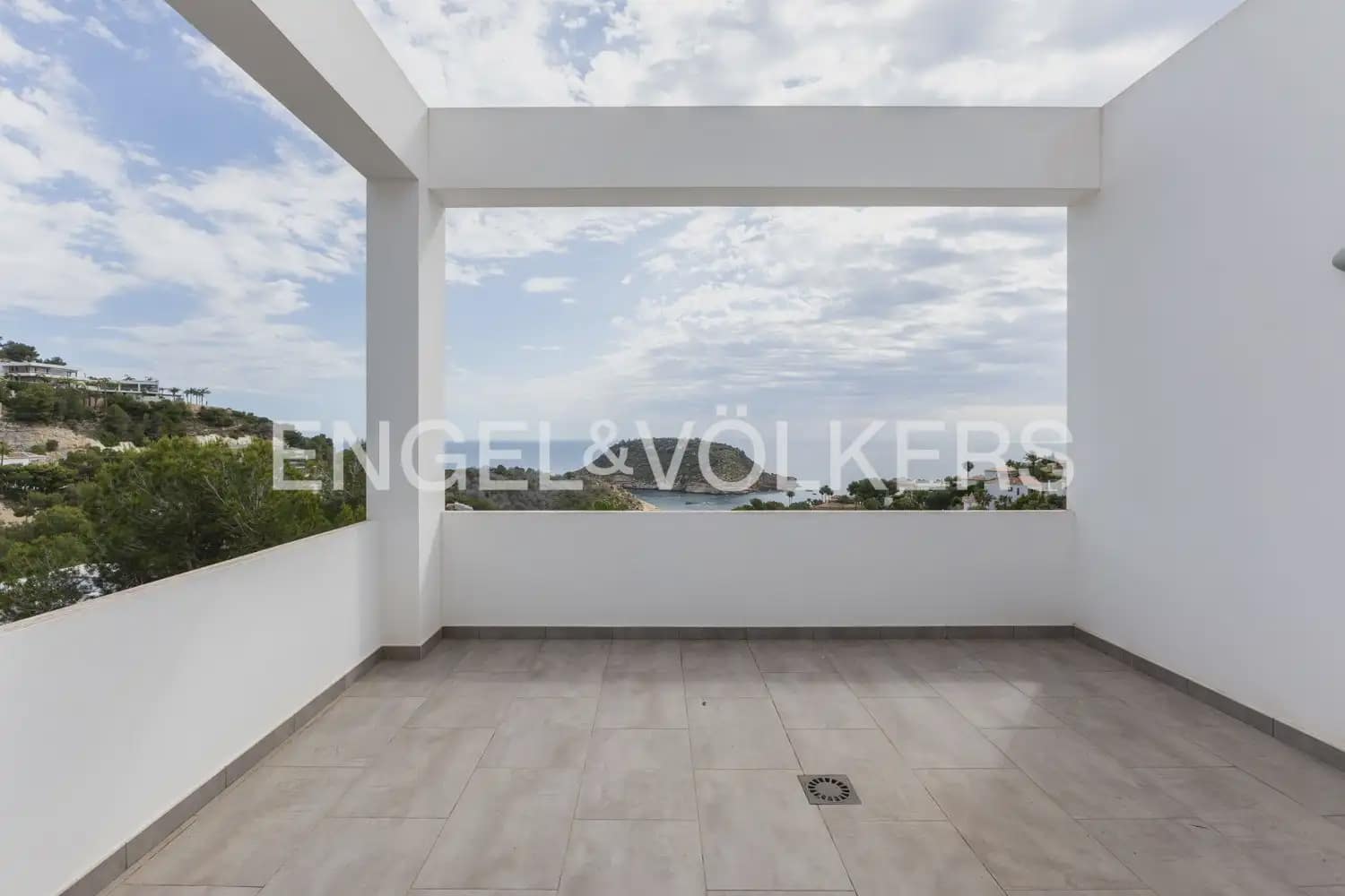 5 bedroom Villa for sale in Javea / Xabia with pool garage - € 2,499,000 (Ref: 9898036)