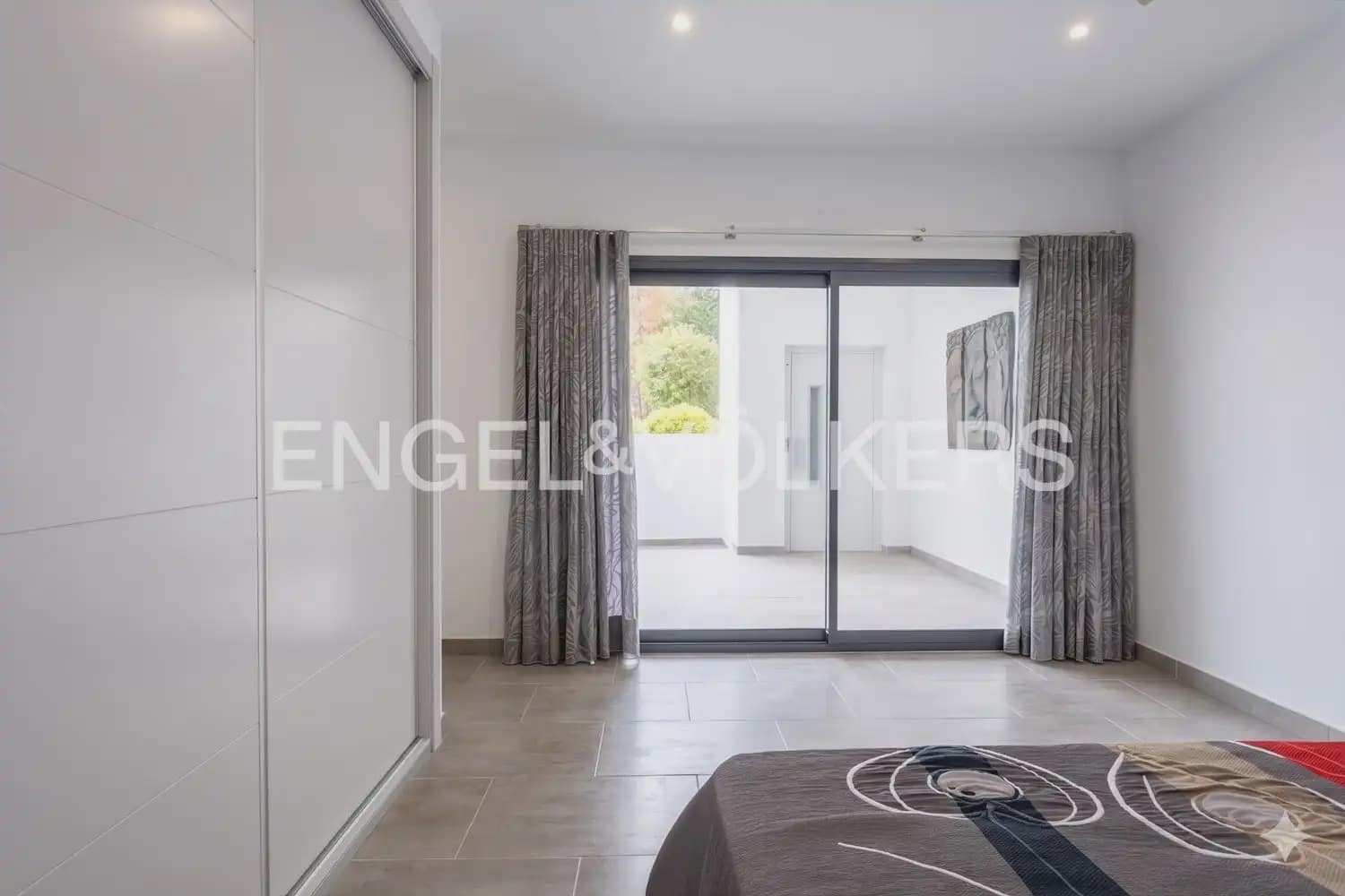 5 bedroom Villa for sale in Javea / Xabia with pool garage - € 2,499,000 (Ref: 9898036)