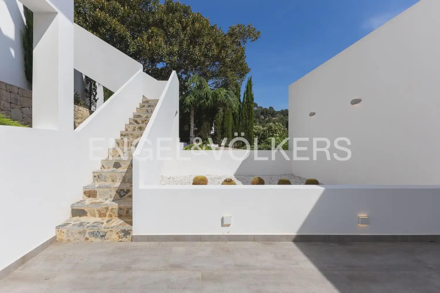 5 bedroom Villa for sale in Javea / Xabia with pool garage - € 2,499,000 (Ref: 9898036)
