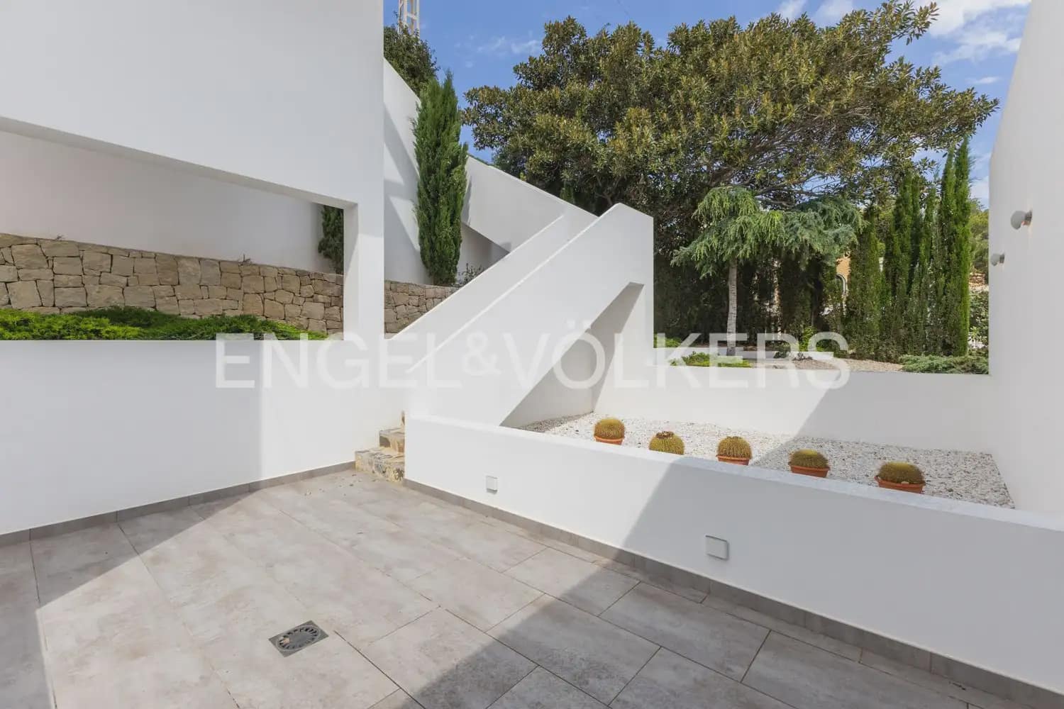 5 bedroom Villa for sale in Javea / Xabia with pool garage - € 2,499,000 (Ref: 9898036)