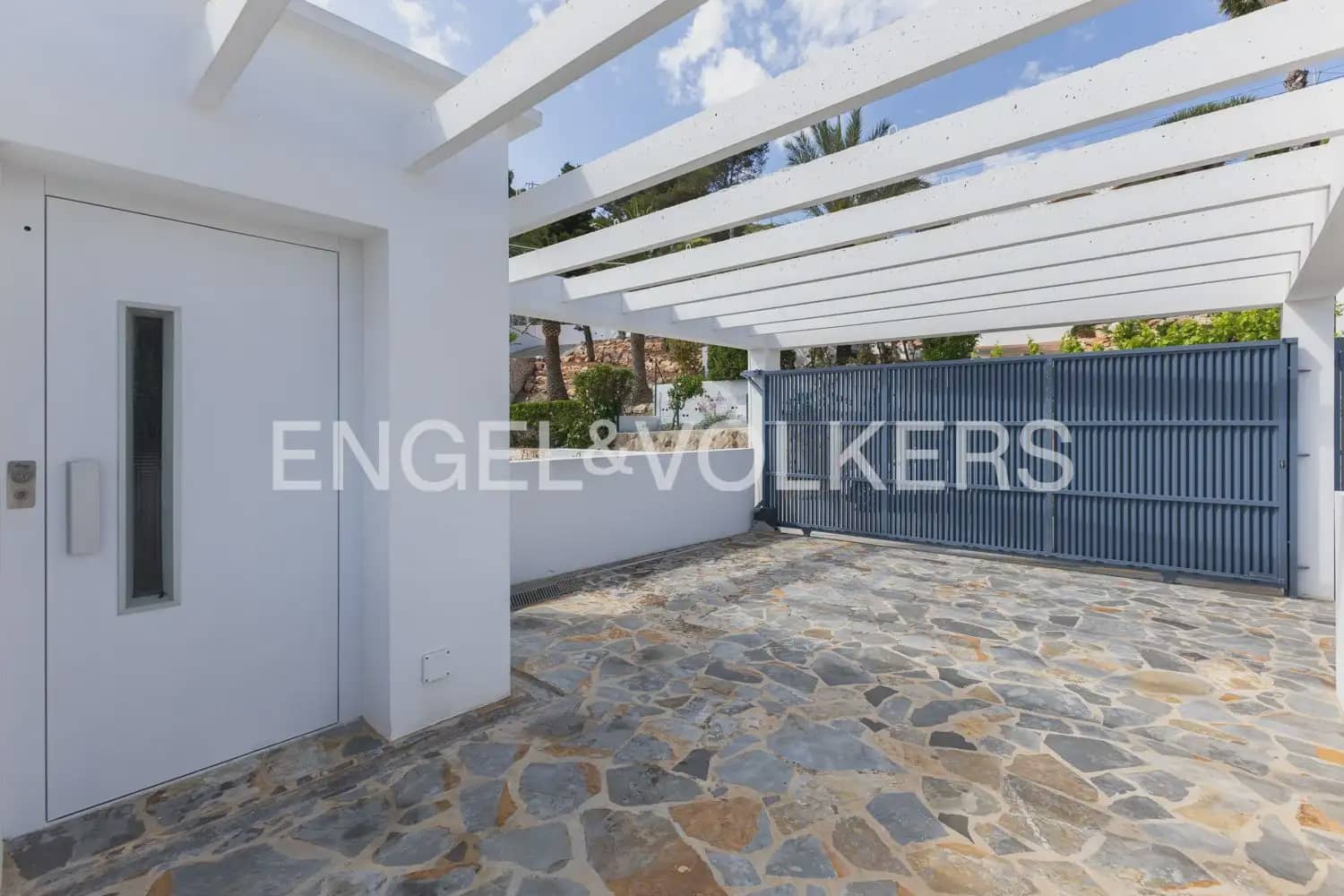 5 bedroom Villa for sale in Javea / Xabia with pool garage - € 2,499,000 (Ref: 9898036)
