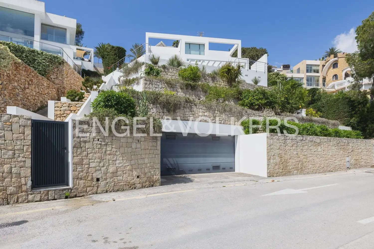 5 bedroom Villa for sale in Javea / Xabia with pool garage - € 2,499,000 (Ref: 9898036)