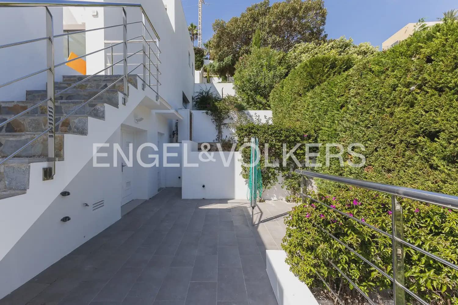 5 bedroom Villa for sale in Javea / Xabia with pool garage - € 2,499,000 (Ref: 9898036)