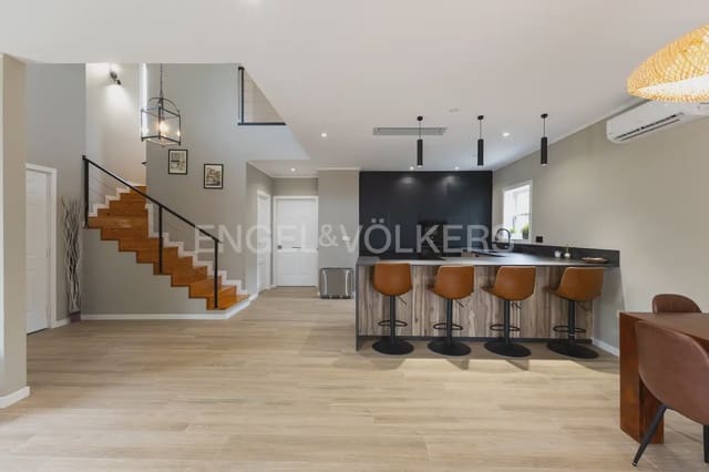 5 bedroom Villa for rent in Serra - € 3,200 (Ref: 9898038)
