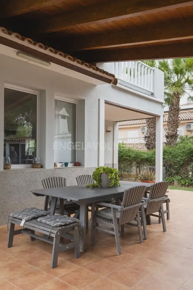 5 bedroom Villa for rent in Serra with pool garage - € 3,200 (Ref: 9898038)