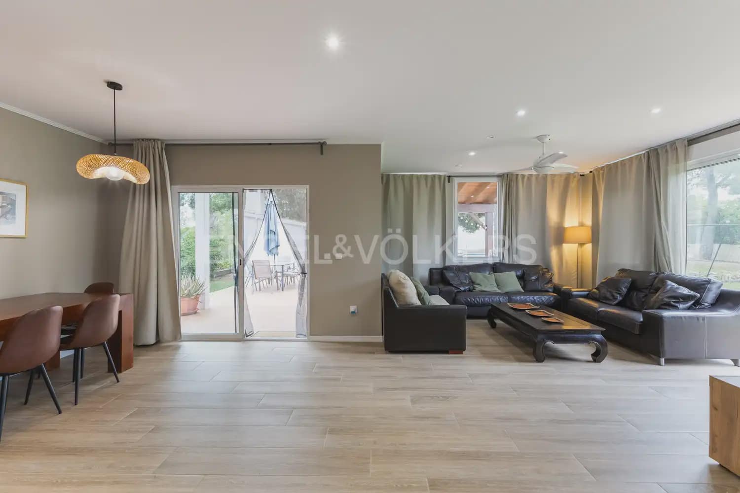 5 bedroom Villa for rent in Serra with pool garage - € 3,200 (Ref: 9898038)