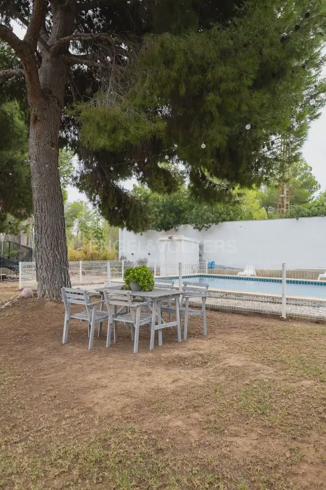 5 bedroom Villa for rent in Serra with pool garage - € 3,200 (Ref: 9898038)