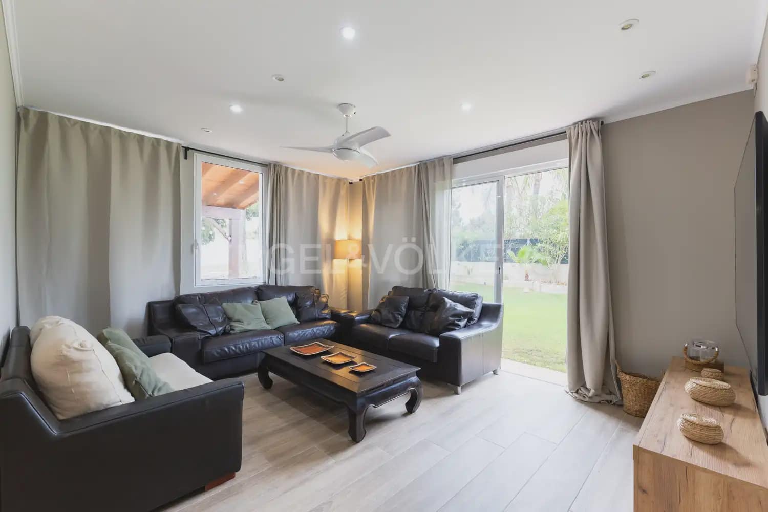 5 bedroom Villa for rent in Serra with pool garage - € 3,200 (Ref: 9898038)