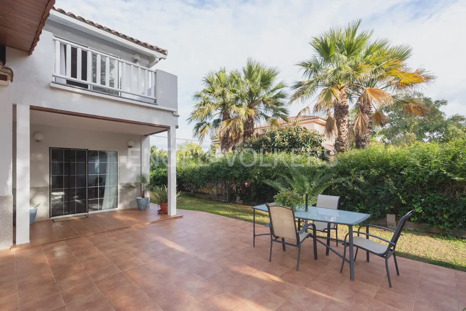 5 bedroom Villa for rent in Serra with pool garage - € 3,200 (Ref: 9898038)