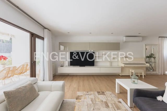 4 quarto Casa em Banda para venda em Rocafort com piscina garagem - 795 000 € (Ref: 9898039)