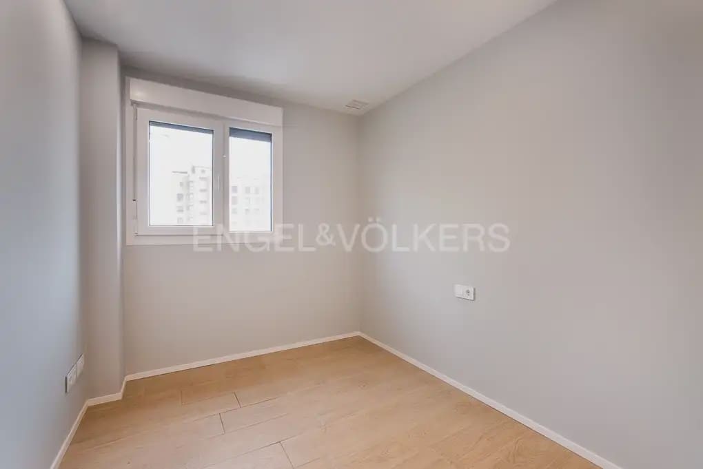 3 Zimmer Apartment zu verkaufen in Castello de la Plana mit Pool Garage - 270.000 € (Ref: 9898040)