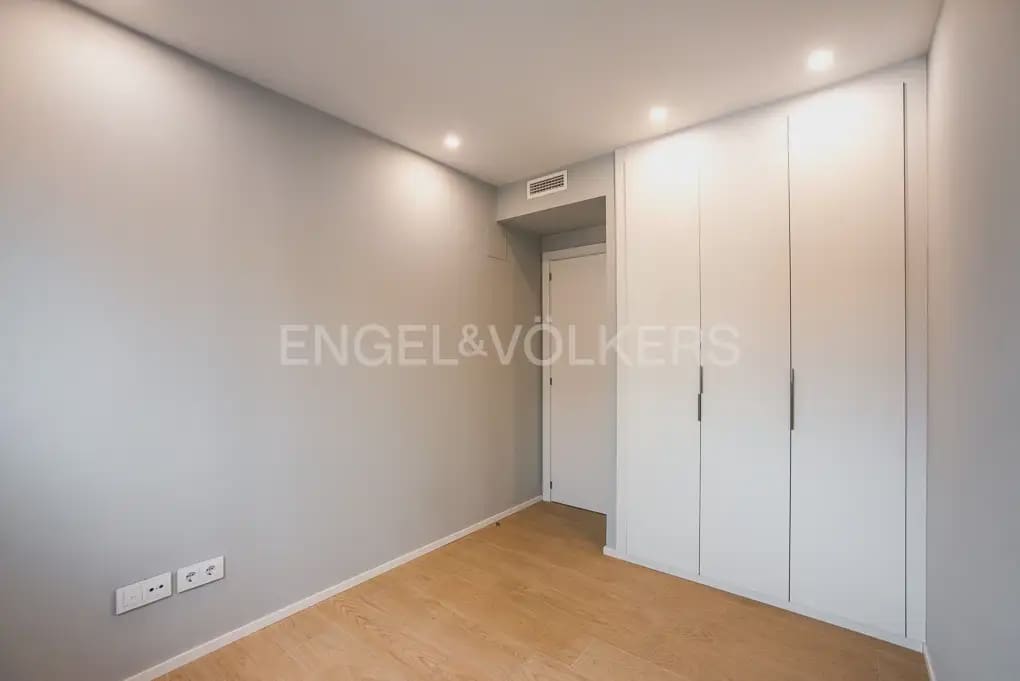 3 Zimmer Apartment zu verkaufen in Castello de la Plana mit Pool Garage - 270.000 € (Ref: 9898040)