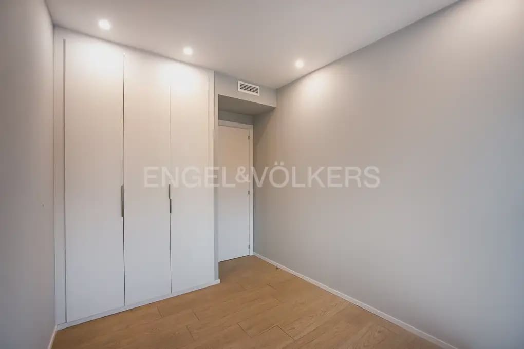 3 Zimmer Apartment zu verkaufen in Castello de la Plana mit Pool Garage - 270.000 € (Ref: 9898040)