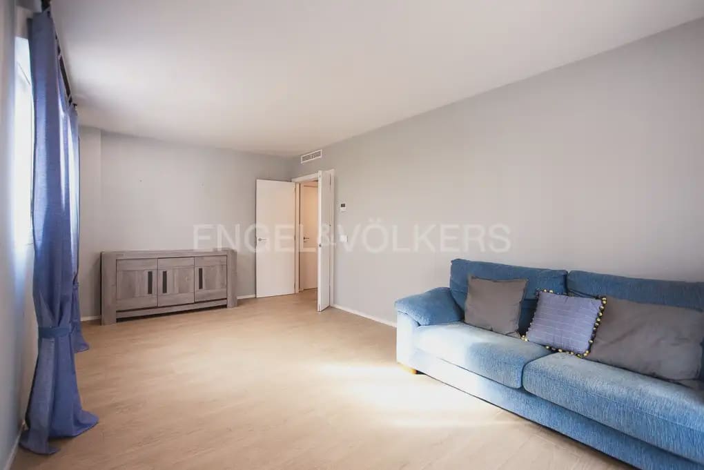 3 Zimmer Apartment zu verkaufen in Castello de la Plana mit Pool Garage - 270.000 € (Ref: 9898040)