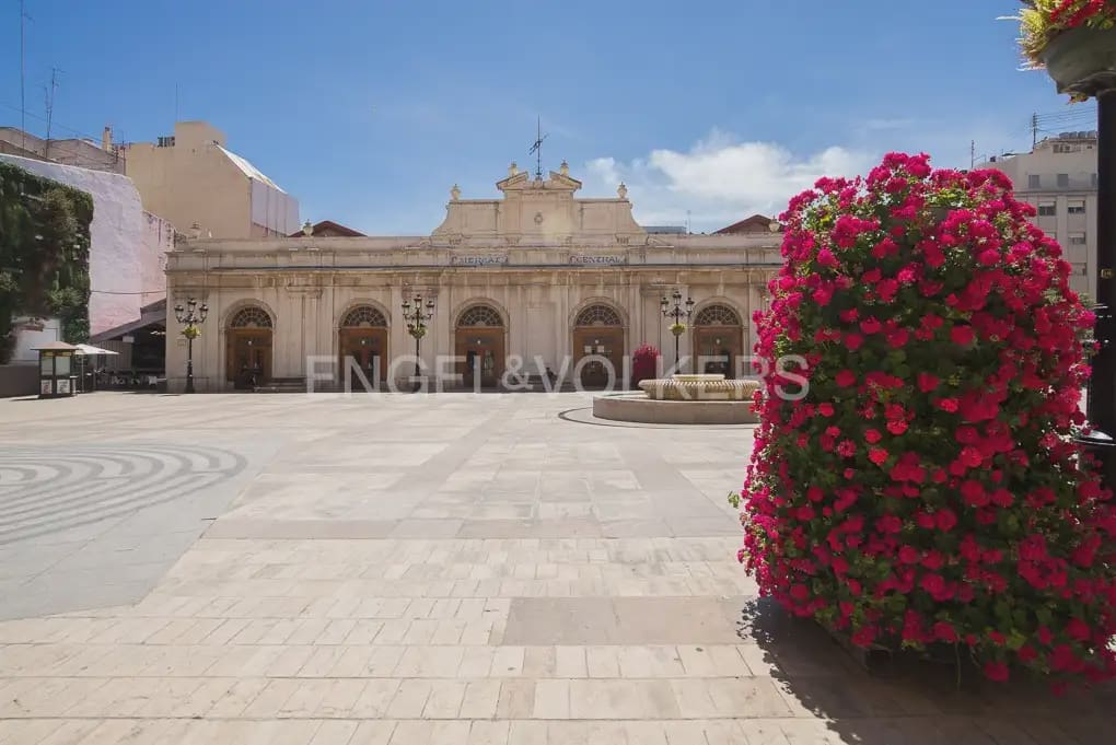 3 Zimmer Apartment zu verkaufen in Castello de la Plana mit Pool Garage - 270.000 € (Ref: 9898040)
