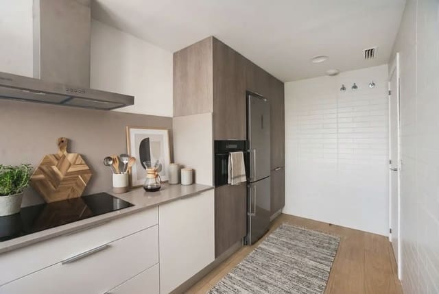3 Zimmer Apartment zu verkaufen in Sur, Castelló de la Plana mit Pool Garage - 270.000 € (Ref: 9898040)