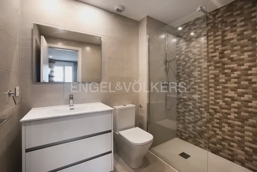 3 Zimmer Apartment zu verkaufen in Castello de la Plana mit Pool Garage - 270.000 € (Ref: 9898040)