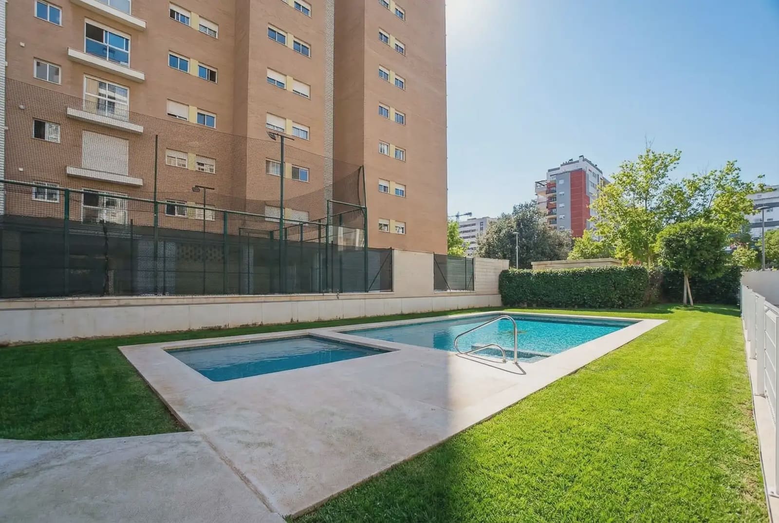 3 Zimmer Apartment zu verkaufen in Castello de la Plana mit Pool Garage - 270.000 € (Ref: 9898040)