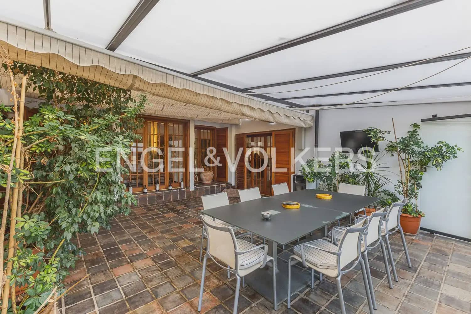 6 chambre Villa/Maison à vendre à Chiva avec piscine garage - 1 290 000 € (Ref: 9898041)