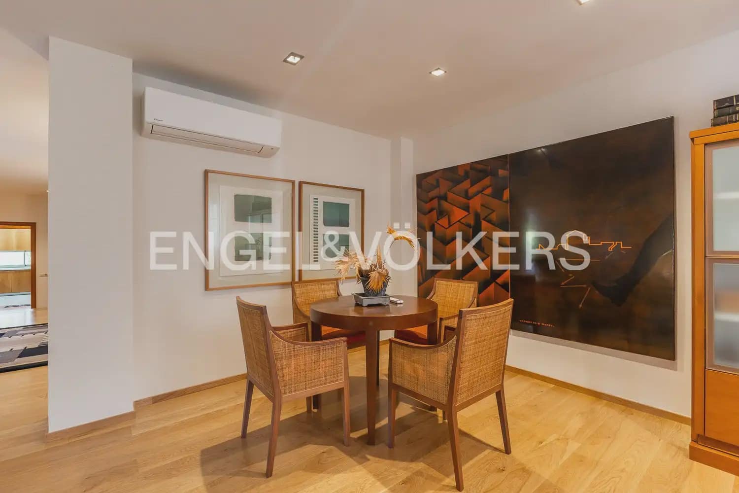 6 chambre Villa/Maison à vendre à Chiva avec piscine garage - 1 290 000 € (Ref: 9898041)