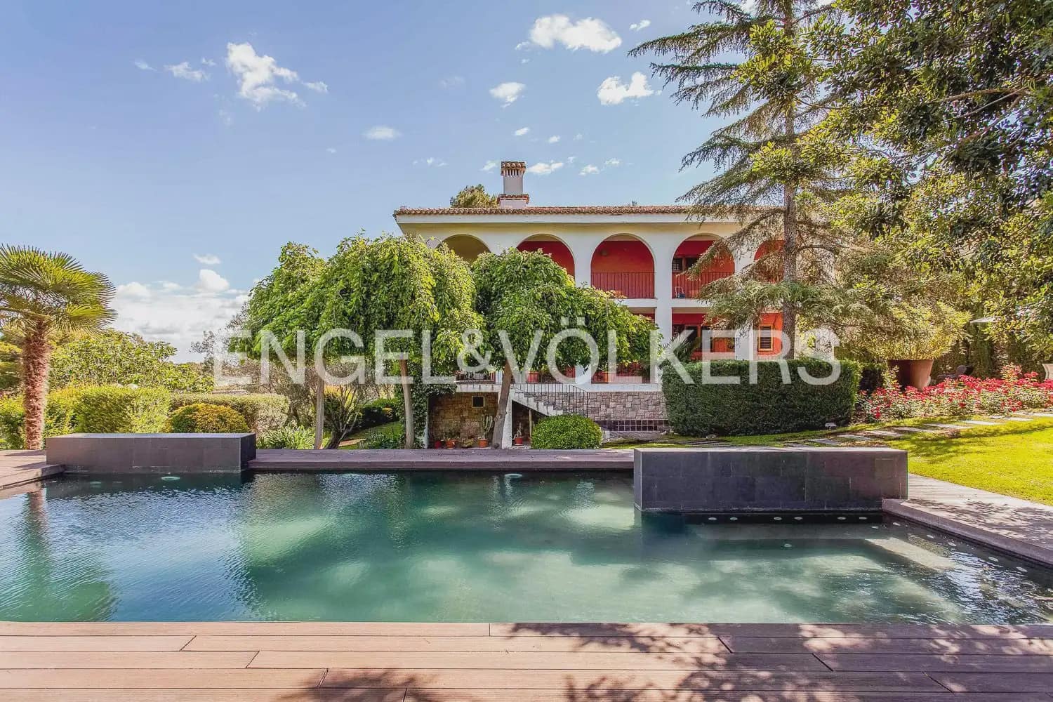 6 chambre Villa/Maison à vendre à Chiva avec piscine garage - 1 290 000 € (Ref: 9898041)