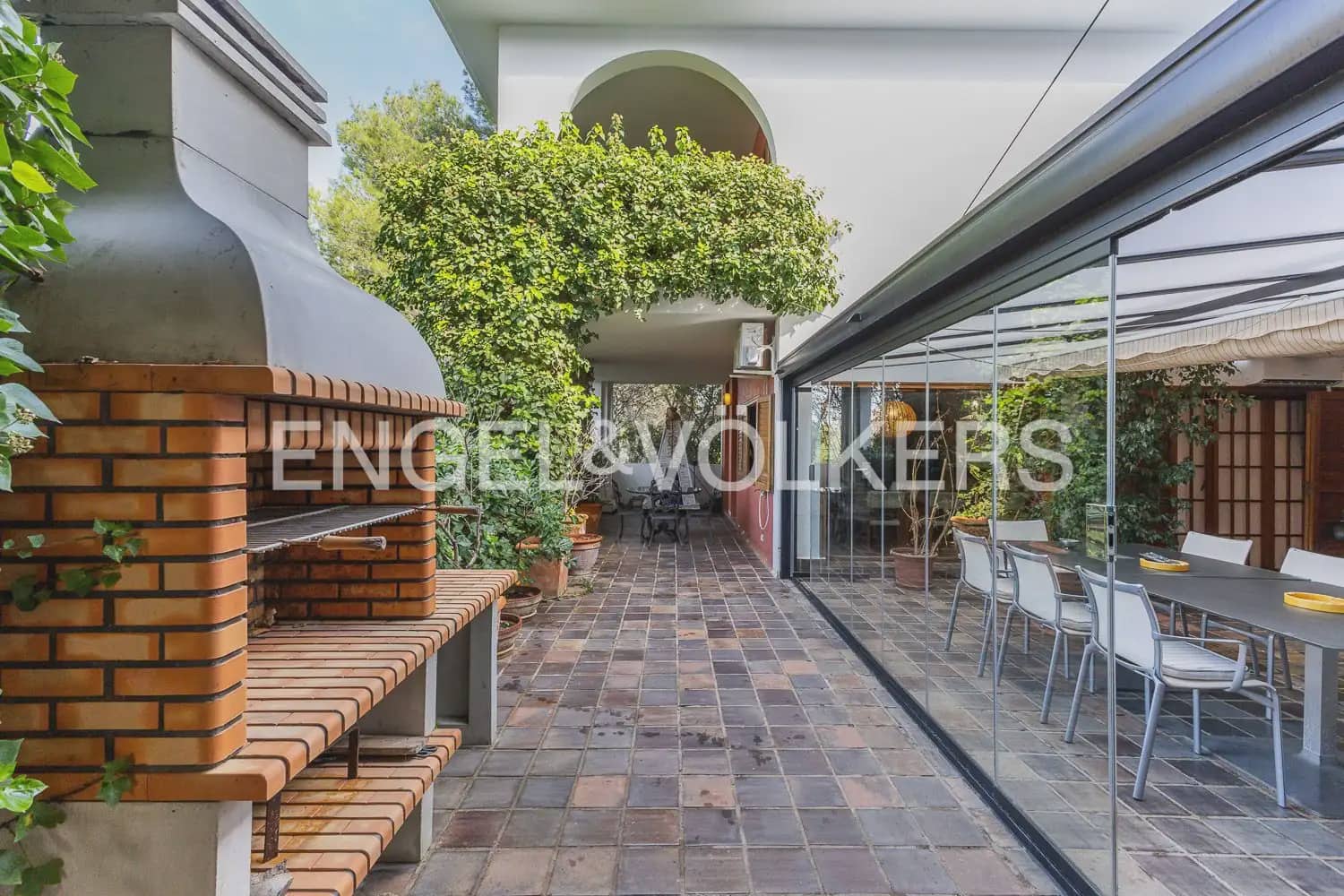 6 chambre Villa/Maison à vendre à Chiva avec piscine garage - 1 290 000 € (Ref: 9898041)